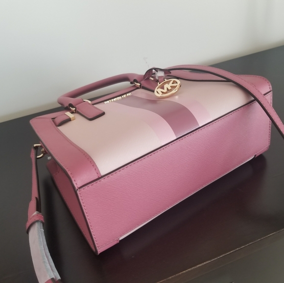 SOLD! Michael Kors Satchel - Picture 5 of 7